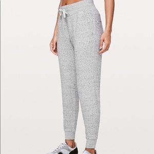 LULULEMON warm down jogger bubble dot
